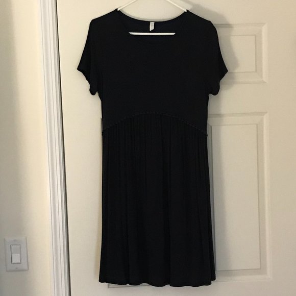 Pinkblush Dresses & Skirts - PINKBLUSH MATERNITY SIZE M SHIFT DRESS in color NAVY